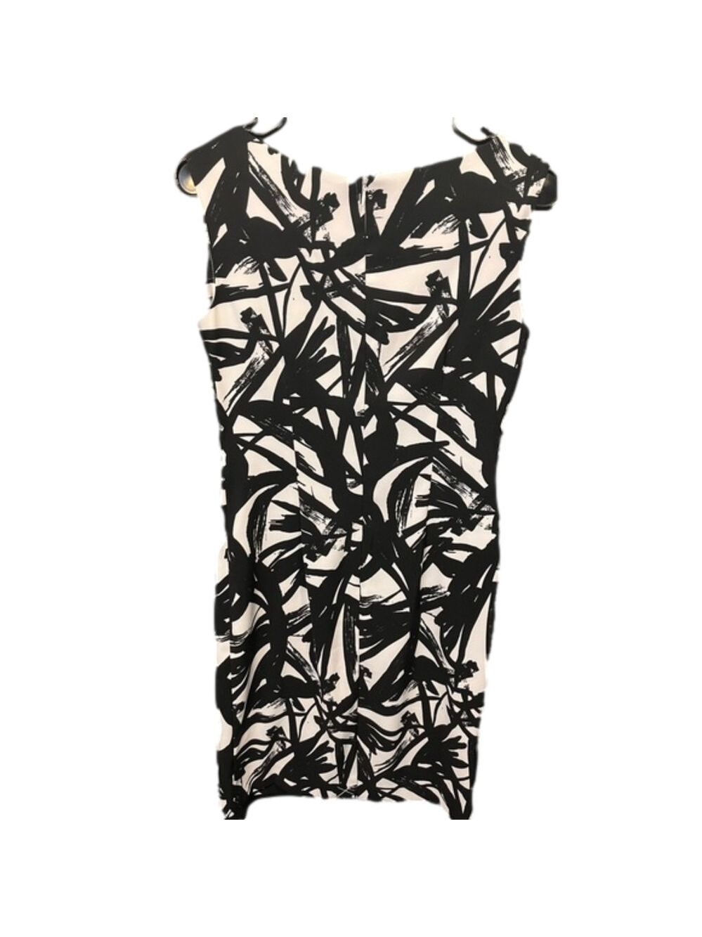Beautiful Cleo petites size 2 sleeveless black and white dress